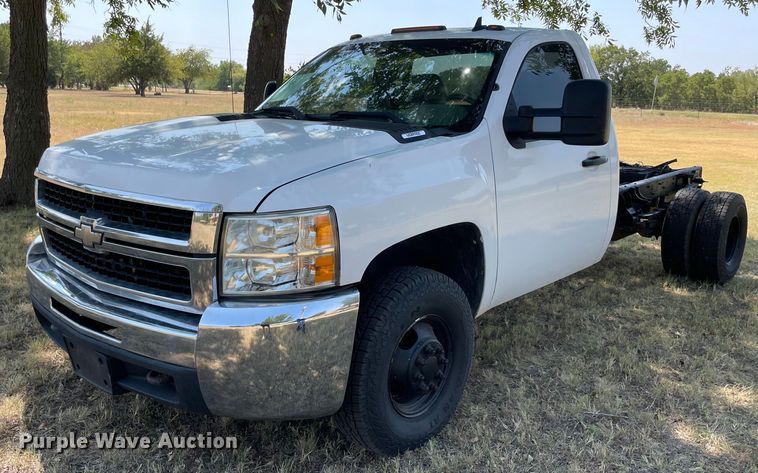 image for item NT9507 2007 Chevrolet Silverado 3500HD  pickup truck cab and chassis