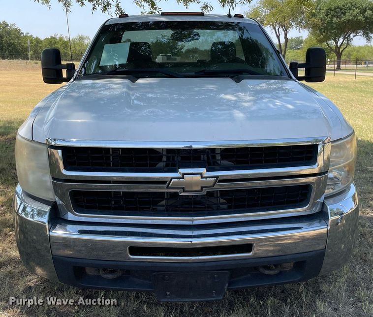 image for item NT9507 2007 Chevrolet Silverado 3500HD  pickup truck cab and chassis