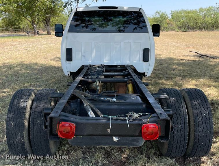 image for item NT9507 2007 Chevrolet Silverado 3500HD  pickup truck cab and chassis