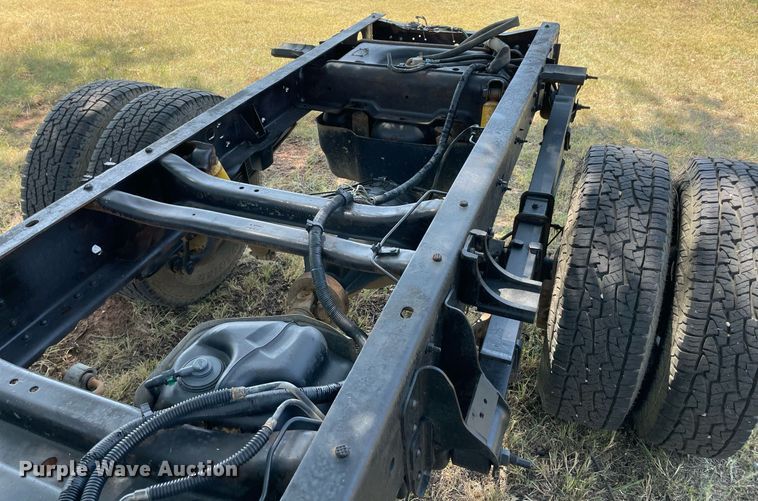 image for item NT9507 2007 Chevrolet Silverado 3500HD  pickup truck cab and chassis