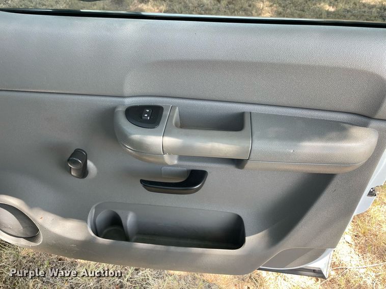 image for item NT9507 2007 Chevrolet Silverado 3500HD  pickup truck cab and chassis