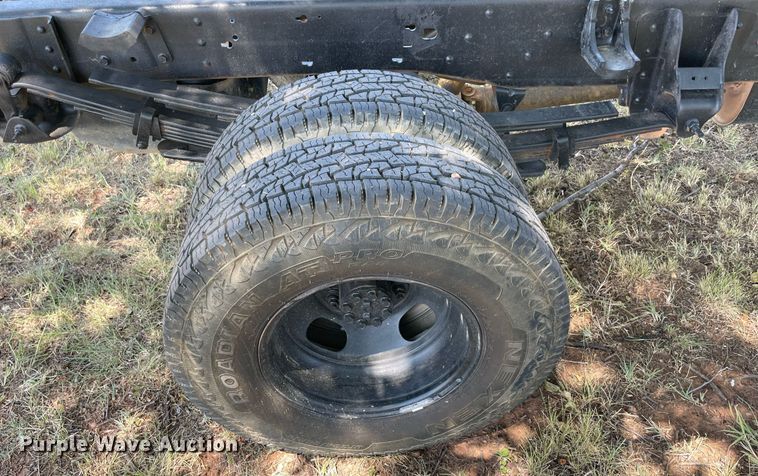 image for item NT9507 2007 Chevrolet Silverado 3500HD  pickup truck cab and chassis