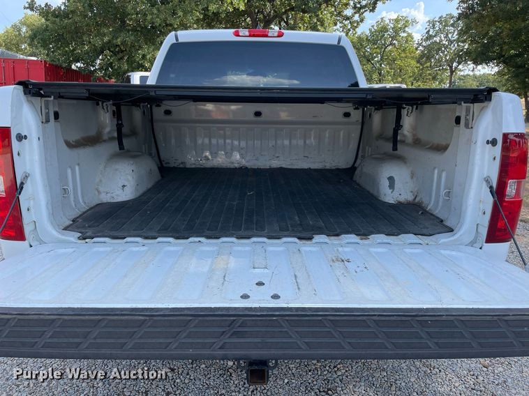 image for item NT9529 2013 Chevrolet Silverado 1500 LT  Crew Cab pickup truck