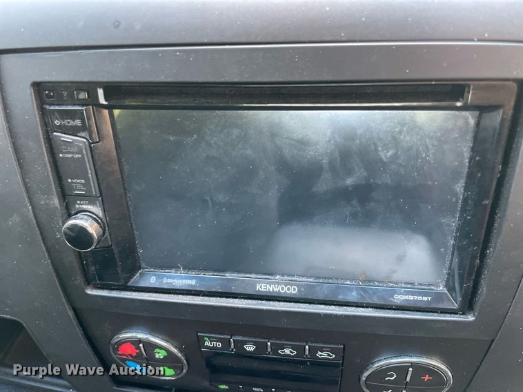 image for item NT9529 2013 Chevrolet Silverado 1500 LT  Crew Cab pickup truck