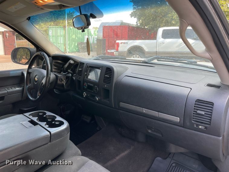 image for item NT9529 2013 Chevrolet Silverado 1500 LT  Crew Cab pickup truck