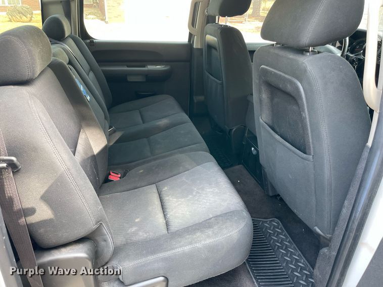 image for item NT9529 2013 Chevrolet Silverado 1500 LT  Crew Cab pickup truck