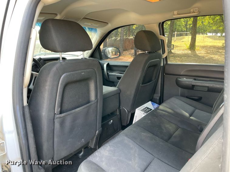 image for item NT9529 2013 Chevrolet Silverado 1500 LT  Crew Cab pickup truck