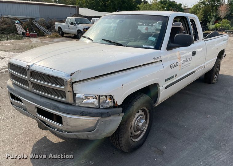 image for item NT9531 2001 Dodge Ram 2500  Quad Cab pickup truck