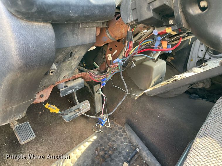 image for item NT9531 2001 Dodge Ram 2500  Quad Cab pickup truck