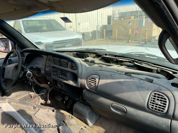 image for item NT9531 2001 Dodge Ram 2500  Quad Cab pickup truck