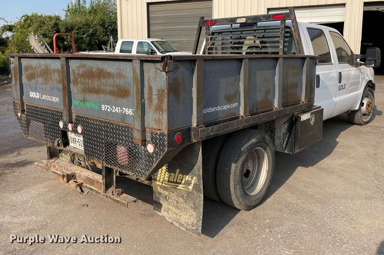 image for item NT9532 2007 Ford  F350 Super Duty  Crew Cab flatbed pickup truck