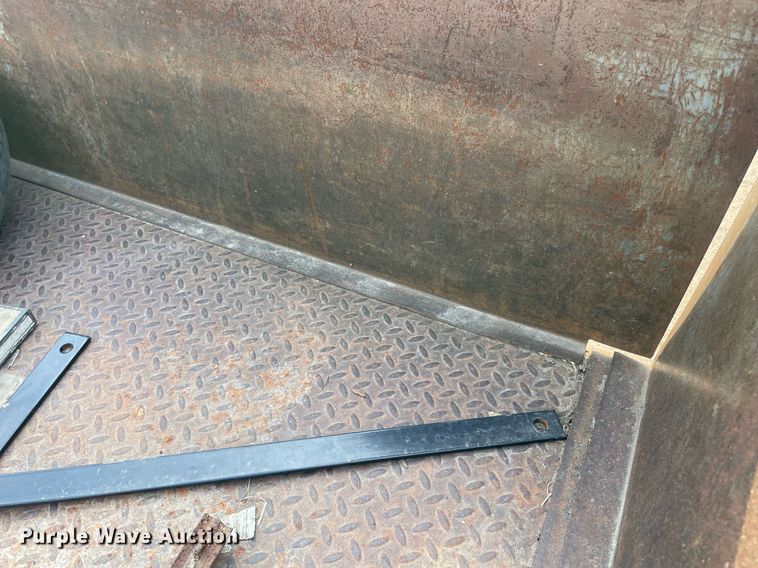 image for item NT9532 2007 Ford  F350 Super Duty  Crew Cab flatbed pickup truck