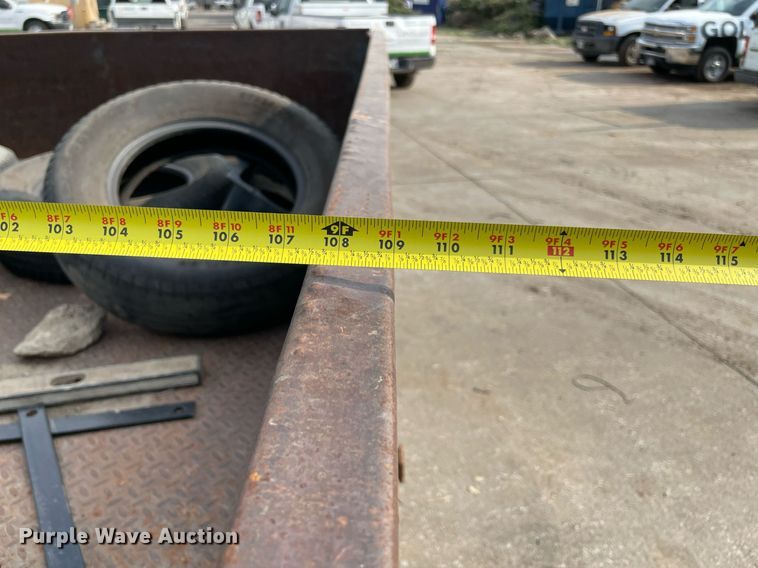 image for item NT9532 2007 Ford  F350 Super Duty  Crew Cab flatbed pickup truck