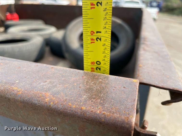 image for item NT9532 2007 Ford  F350 Super Duty  Crew Cab flatbed pickup truck