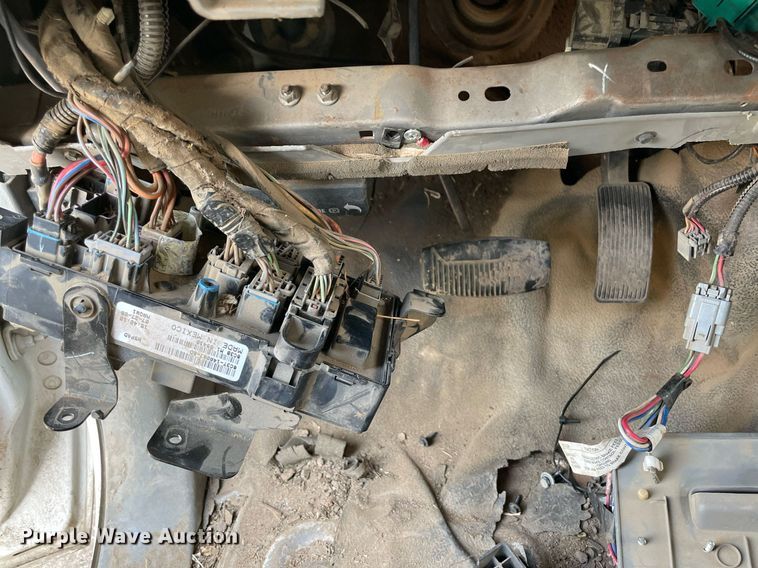 image for item NT9532 2007 Ford  F350 Super Duty  Crew Cab flatbed pickup truck