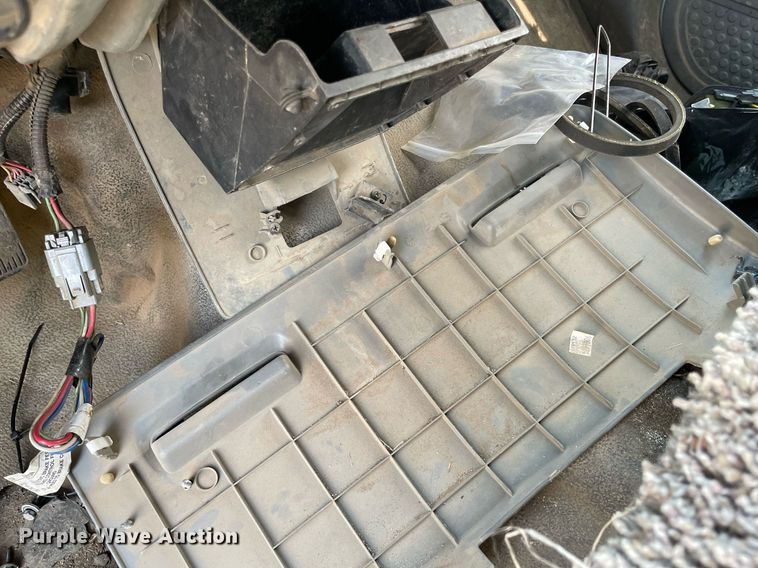 image for item NT9532 2007 Ford  F350 Super Duty  Crew Cab flatbed pickup truck