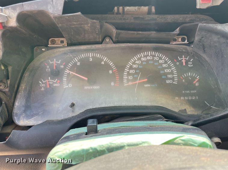 image for item NT9533 2001 Dodge Ram 3500  Quad Cab flatbed pickup truck