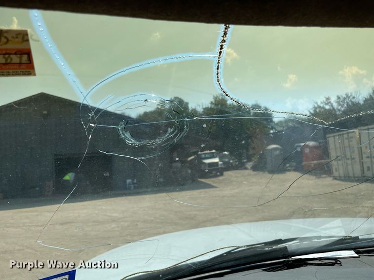 image for item NT9533 2001 Dodge Ram 3500  Quad Cab flatbed pickup truck