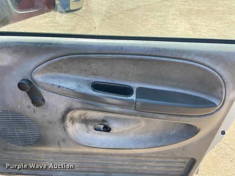 image for item NT9533 2001 Dodge Ram 3500  Quad Cab flatbed pickup truck