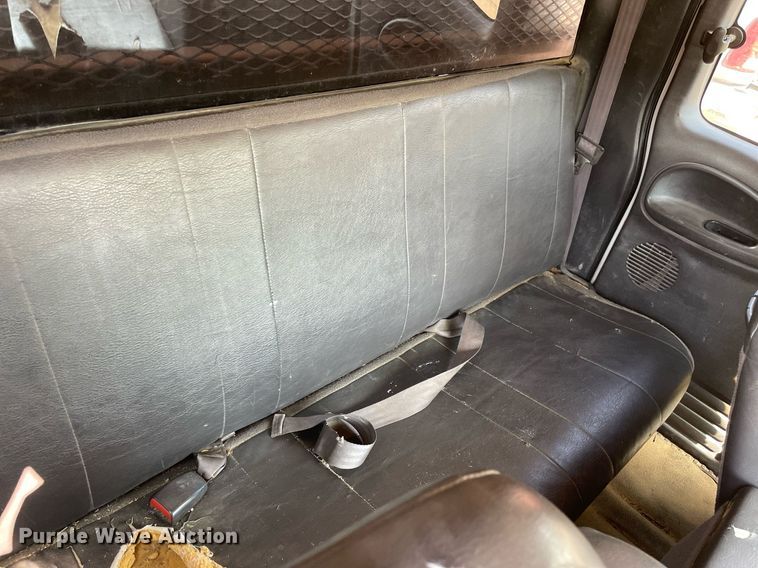 image for item NT9533 2001 Dodge Ram 3500  Quad Cab flatbed pickup truck