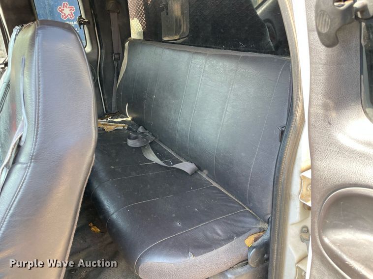 image for item NT9533 2001 Dodge Ram 3500  Quad Cab flatbed pickup truck