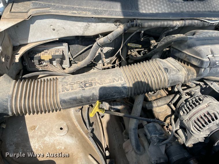 image for item NT9533 2001 Dodge Ram 3500  Quad Cab flatbed pickup truck