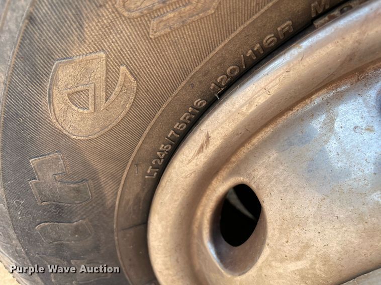 image for item NT9533 2001 Dodge Ram 3500  Quad Cab flatbed pickup truck