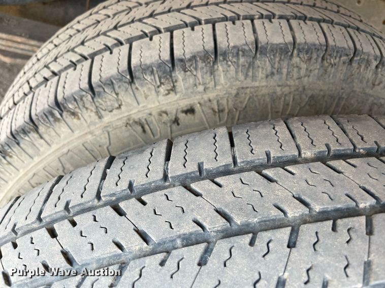 image for item NT9533 2001 Dodge Ram 3500  Quad Cab flatbed pickup truck