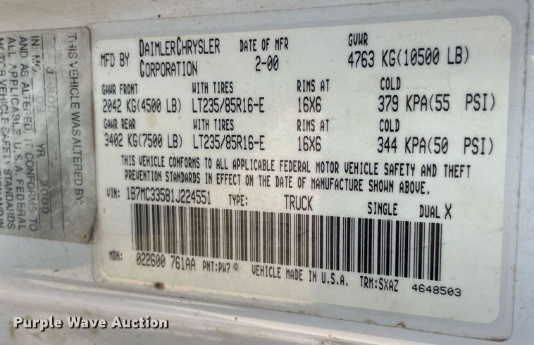 image for item NT9533 2001 Dodge Ram 3500  Quad Cab flatbed pickup truck