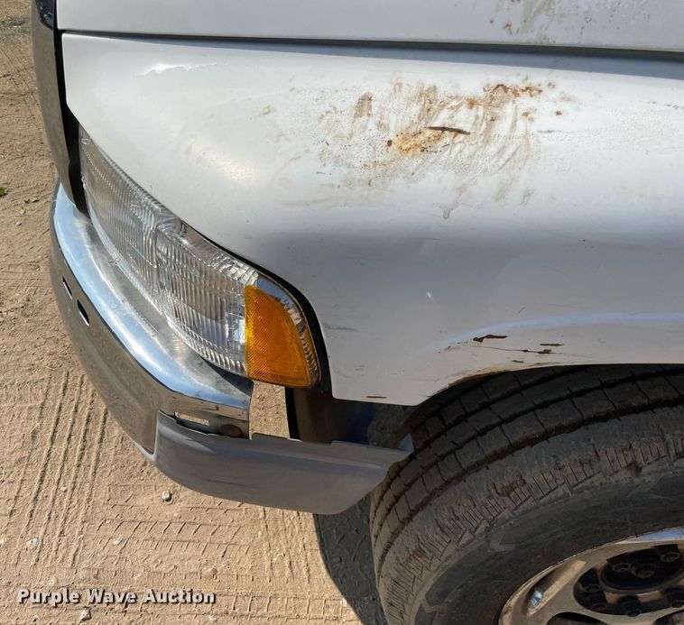 image for item NT9534 2002 Dodge Ram 2500  Quad Cab pickup truck