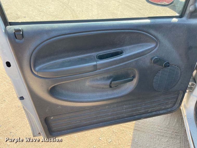 image for item NT9534 2002 Dodge Ram 2500  Quad Cab pickup truck