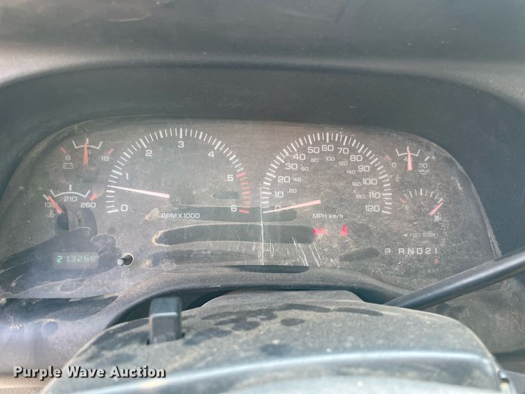 image for item NT9534 2002 Dodge Ram 2500  Quad Cab pickup truck