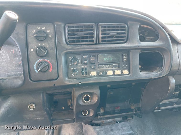 image for item NT9534 2002 Dodge Ram 2500  Quad Cab pickup truck