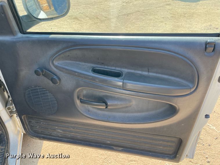 image for item NT9534 2002 Dodge Ram 2500  Quad Cab pickup truck