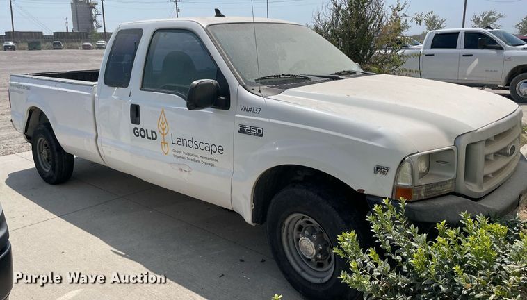 image for item NT9536 2002  Ford F250 Super Duty  SuperCab pickup truck