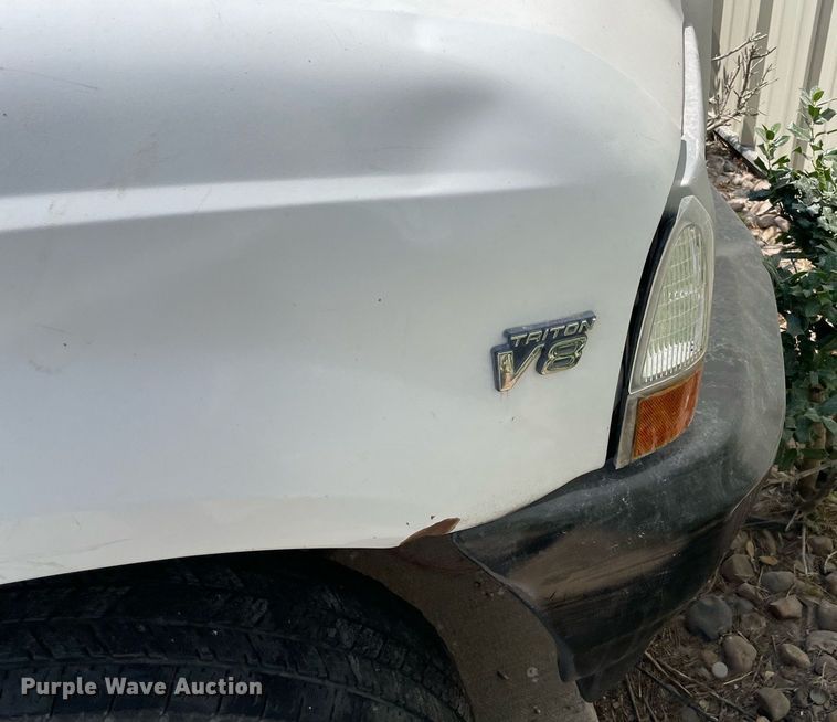 image for item NT9536 2002  Ford F250 Super Duty  SuperCab pickup truck