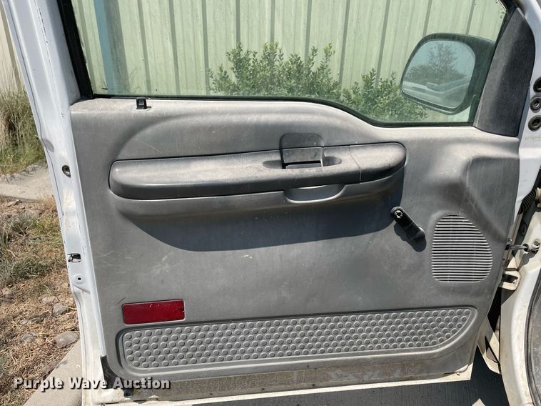 image for item NT9536 2002  Ford F250 Super Duty  SuperCab pickup truck