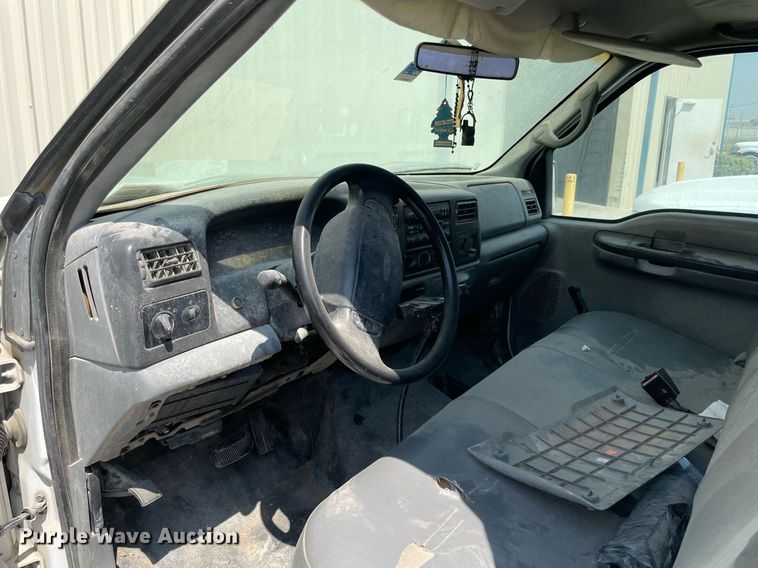 image for item NT9536 2002  Ford F250 Super Duty  SuperCab pickup truck