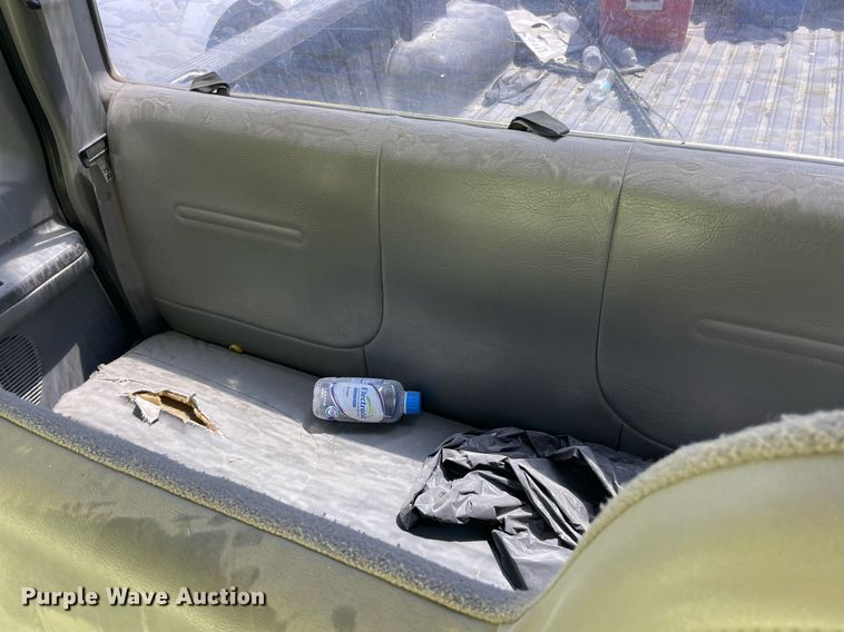 image for item NT9536 2002  Ford F250 Super Duty  SuperCab pickup truck