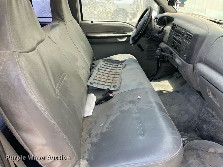 image for item NT9536 2002  Ford F250 Super Duty  SuperCab pickup truck