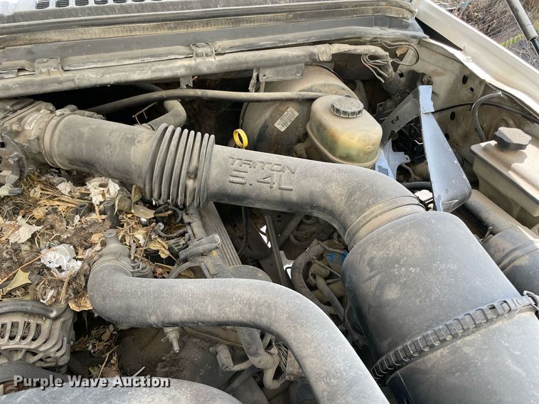 image for item NT9536 2002  Ford F250 Super Duty  SuperCab pickup truck