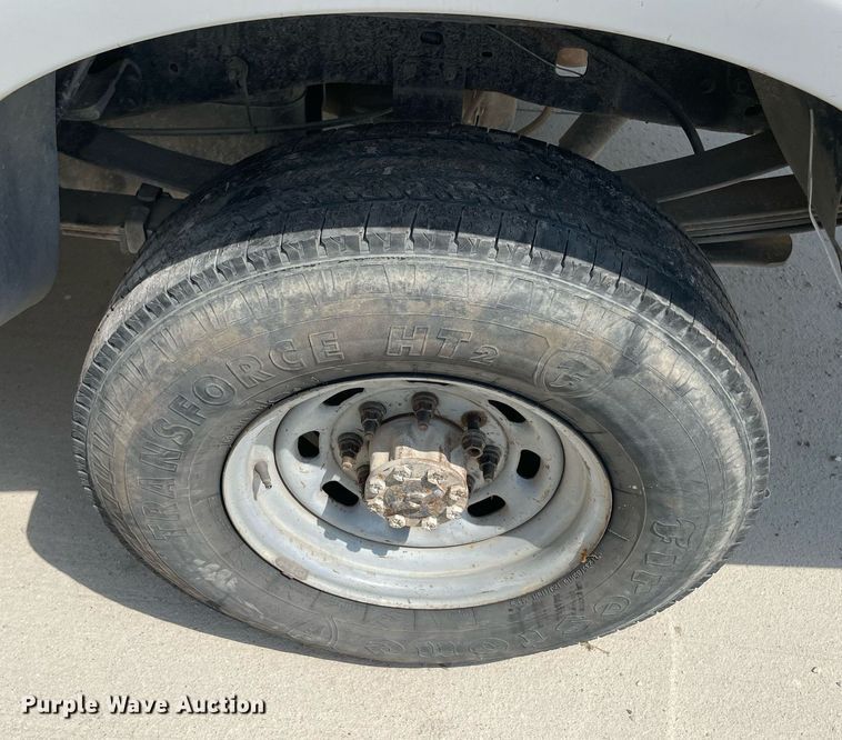 image for item NT9536 2002  Ford F250 Super Duty  SuperCab pickup truck