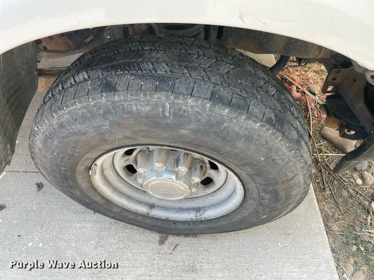 image for item NT9536 2002  Ford F250 Super Duty  SuperCab pickup truck