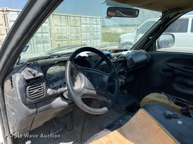 image for item NT9537 2002 Dodge Ram 2500  Quad Cab pickup truck