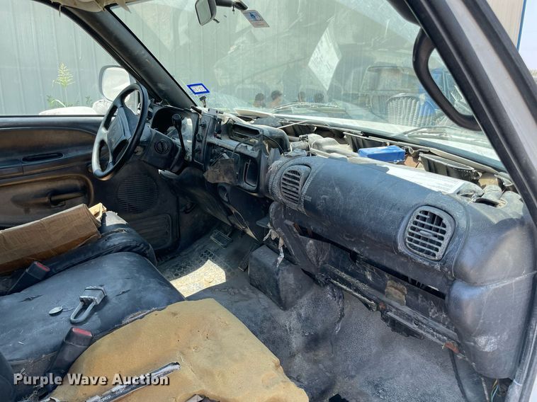 image for item NT9537 2002 Dodge Ram 2500  Quad Cab pickup truck