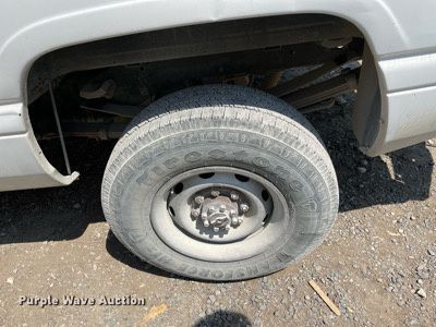 image for item NT9537 2002 Dodge Ram 2500  Quad Cab pickup truck