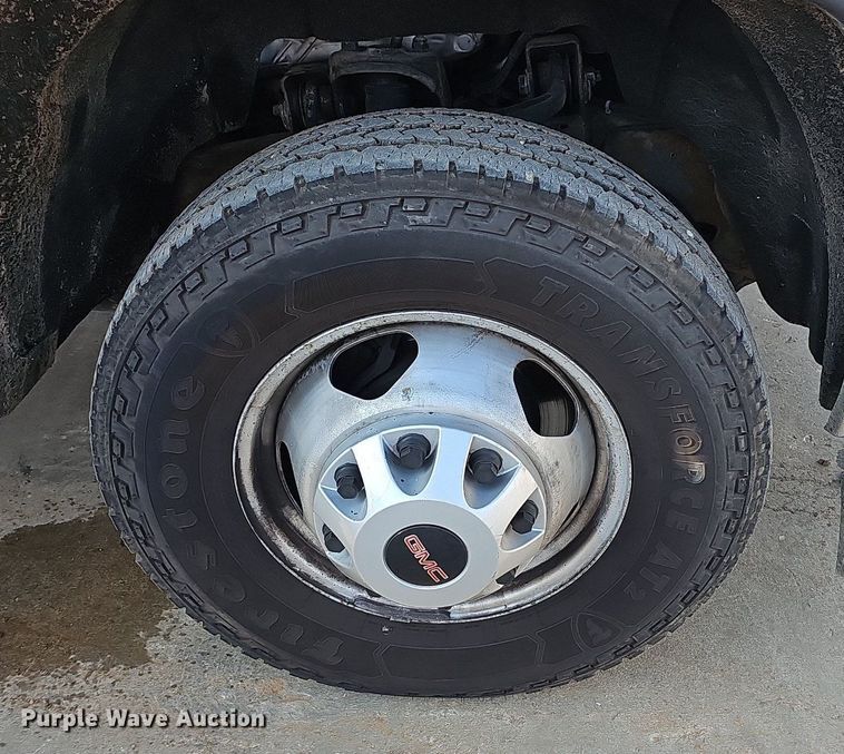 image for item NT9955 2015 GMC Sierra 3500HD  utility bed pickup truck