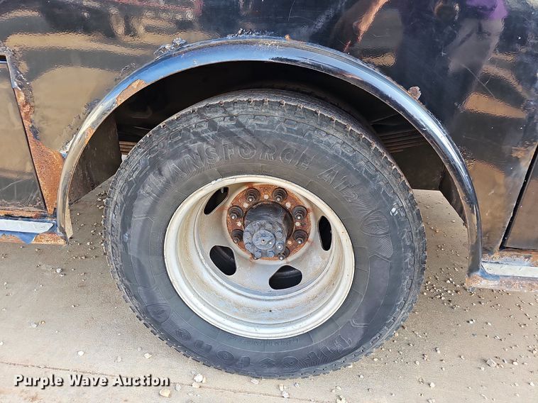 image for item NT9955 2015 GMC Sierra 3500HD  utility bed pickup truck