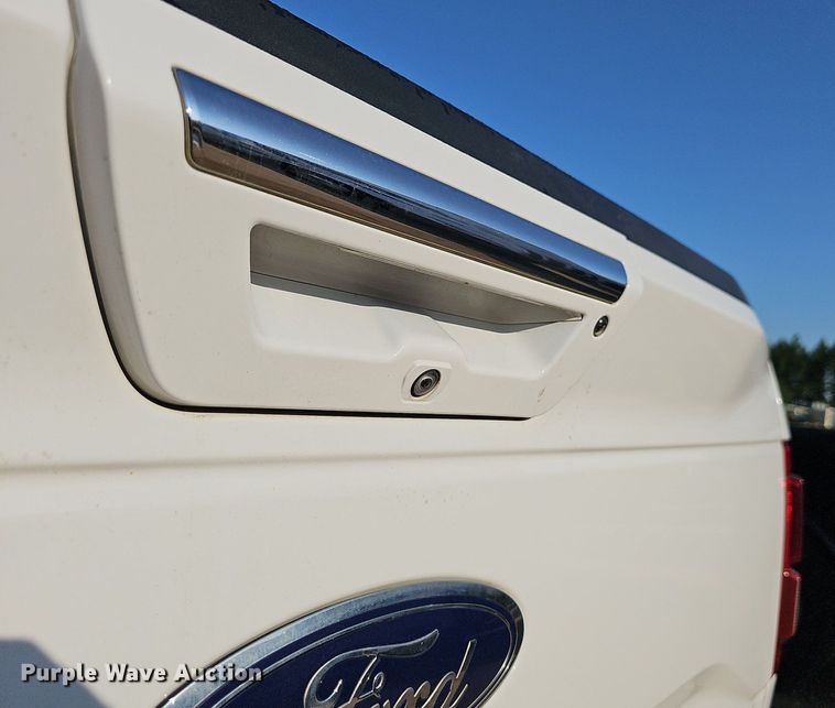 image for item NT9956 2017 Ford F150 Lariat  SuperCrew pickup truck