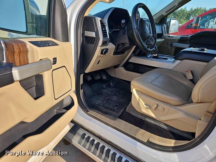 image for item NT9956 2017 Ford F150 Lariat  SuperCrew pickup truck